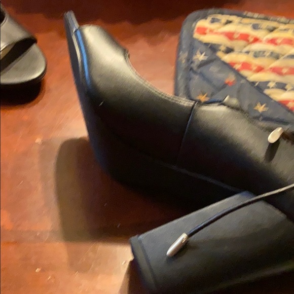 Shoes - Picture 3 of 9